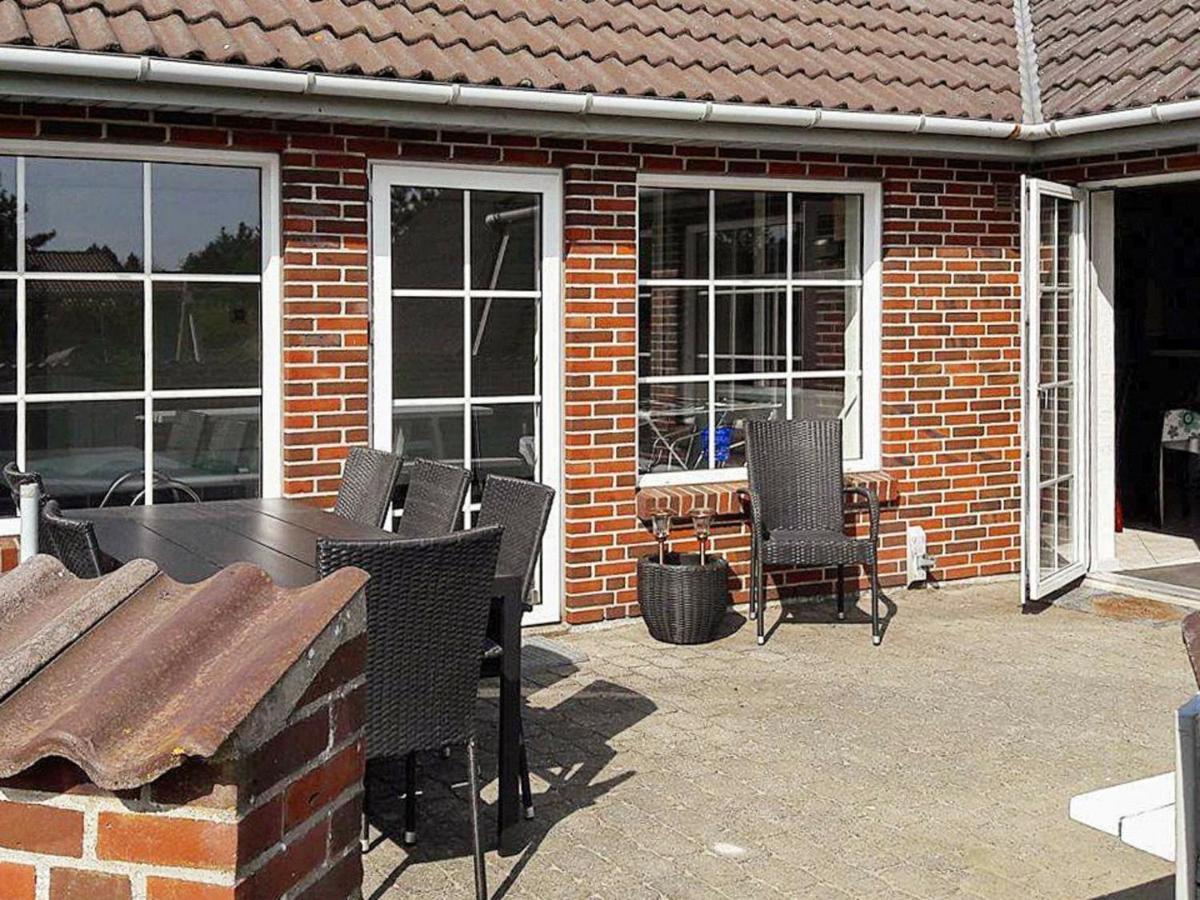 10 Person Holiday Home In Bl Vand Blåvand Kültér fotó